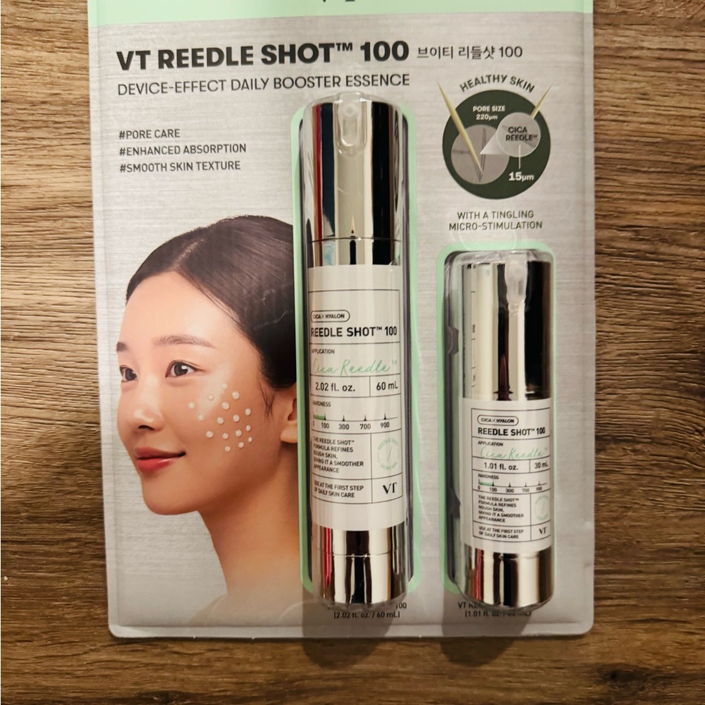 VT Reeedle Shot 100 Daily Booster Essence — White
